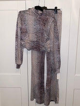 Load image into Gallery viewer, Snake print Crop Trouser Set
